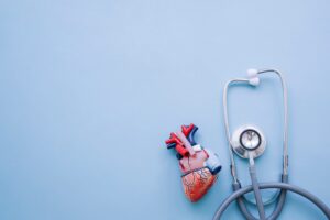 1778510496_6a01eaa0145a5_resizefile_modern-composition-with-realistic-heart-stethoscope