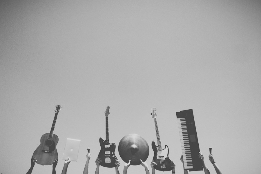 Photo influenced popular music